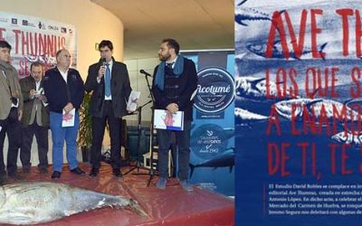 Presentado en el Mercado del Carmen de Huelva el libro ‘Ave Thunnus’  en el que ha colaborado Caja Rural del Sur