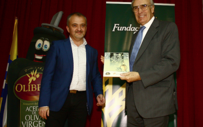 Olibeas galardona en la Feria del Aceite de Oliva a Caja Rural del Sur y su Fundación por el apoyo que recibe la cooperativa