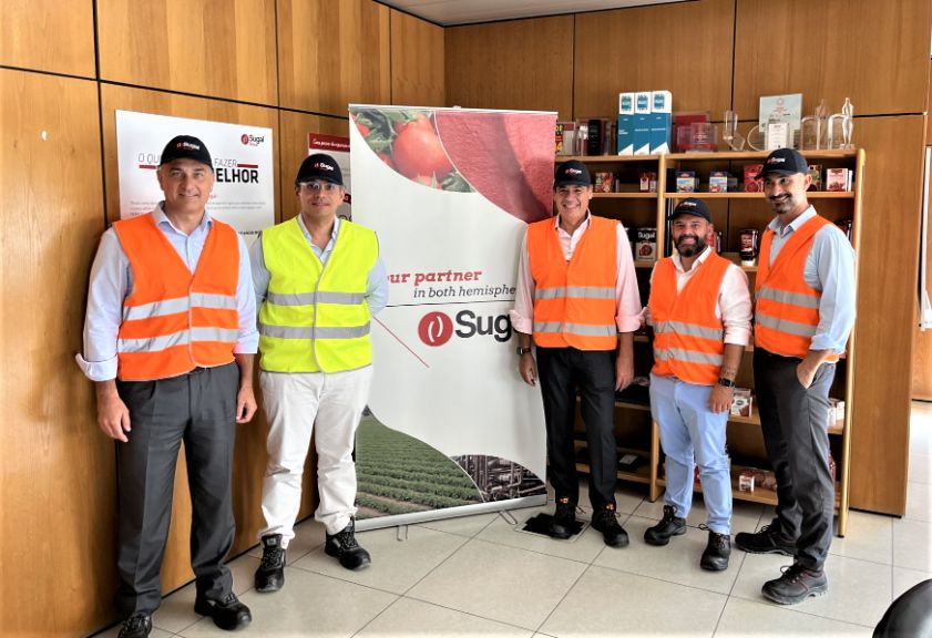 Visita de directivos de Caja Rural del Sur a las instalaciones de la empresa agroalimentaria portuguesa,  Sugal Group