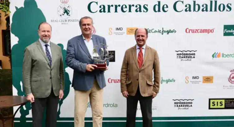 “Premio Caja Rural del Sur” en las carreras de caballos del Hipódromo del Real Club Pineda de Sevilla 