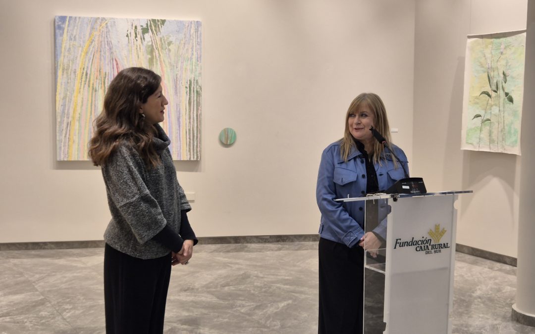 Inauguración en la Fundación Caja Rural del Sur de Córdoba de la exposición de Lola J. Valiente