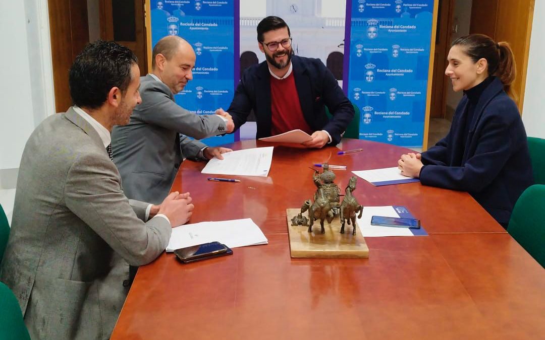 El Ayuntamiento de Rociana firma un convenio de colaboración financiera con Caja Rural del Sur