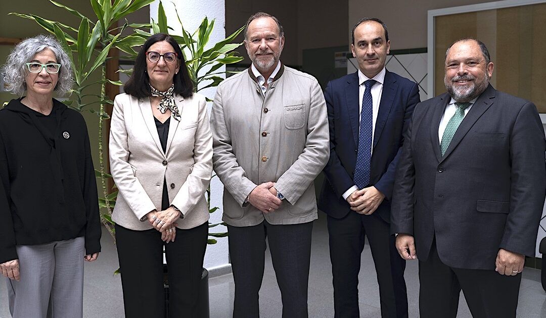 Caja Rural del Sur y la UHU otorgarán 110 becas a estudiantes el próximo curso