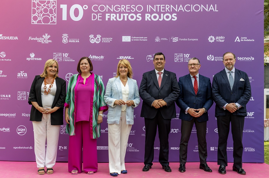 Inauguración del X Congreso Internacional de Frutos Rojos en Huelva con el apoyo de Caja Rural del Sur