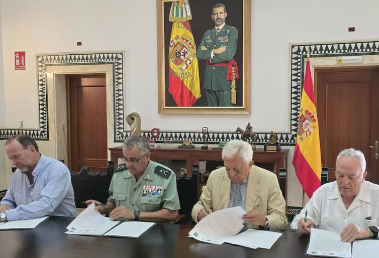 La Fundación Caja Rural del Sur respalda la beca Habecu de posgrado con la Guardia Civil