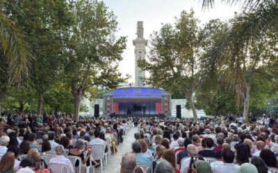 Éxito del Recital Lírico del Teatro Real en la Plaza de España de Cádiz con la colaboración de Caja Rural del Sur