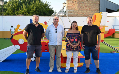 Hinojos reabre el parque infantil El Valle tras una reforma integral con el apoyo de Caja Rural del Sur