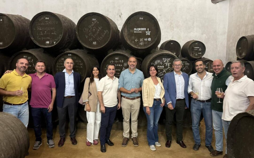 Caja Rural del Sur apoya al sector vitivinícola de Trebujena tras los daños por mildiu en la vendimia 2025