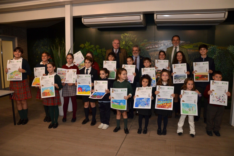 Asaja Sevilla y Caja Rural del Sur entregan los premios del concurso infantil de pintura «La ganadería y la agricultura vistas por los niños»