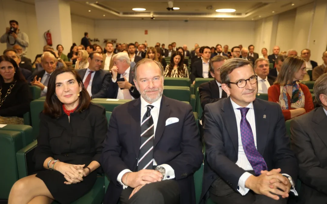 Encuentro de Economía de ABC y Caja Rural del Sur con los Consejeros de Industria y Empleo de la Junta de Andalucía, Jorge Paradela y Rocío Blanco