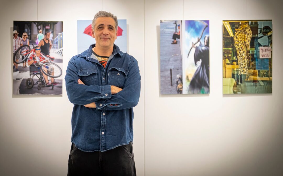 Inaugurada la exposición “Por Casualidad: El azar como arquitecto invisible” de Félix Vázquez en la Fundación Caja Rural del Sur de Sevilla