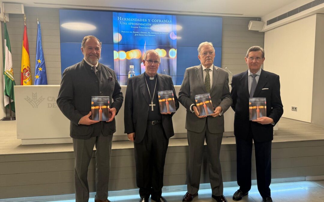Caja Rural del Sur acoge la presentación del libro de Ignacio Valduérteles «Hermandades y cofradías, una aproximación académica»