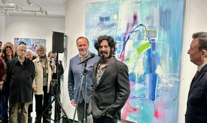 El pintor onubense Pedro Rodríguez abre en Caja Rural del Sur en Huelva su nueva etapa artística con ‘Viaje iniciático’